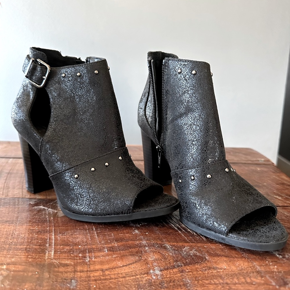 Vera wang black heal